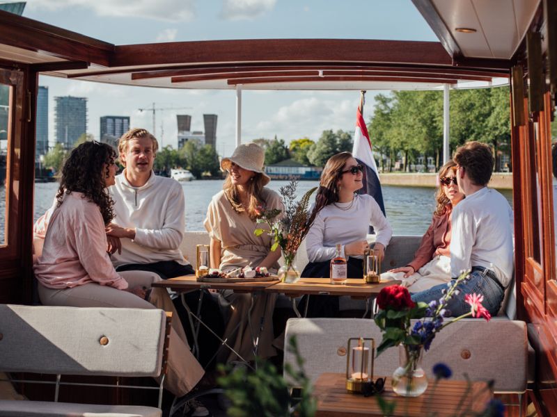 Carefree Private Boat Tour for max. 25 People, optional: Drinks/Snacks